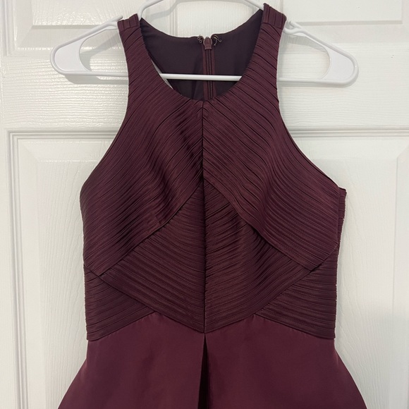 Halston Heritage Satin Pleated Bodycon Mini Dress in Burgundy 6 - Picture 4 of 10